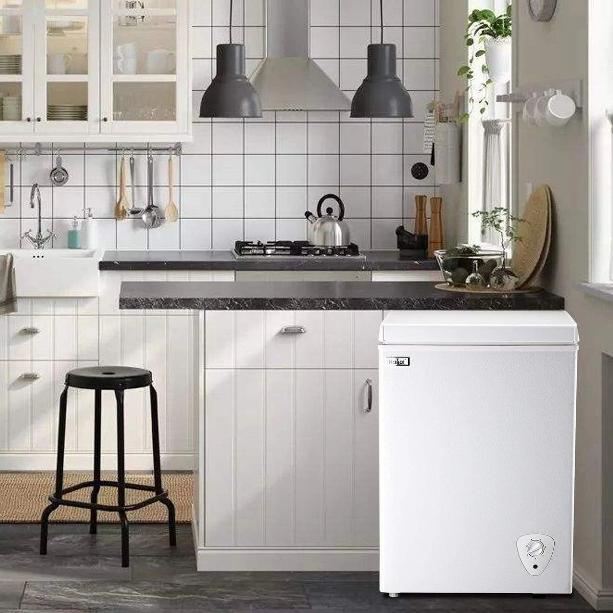 3.5 Cubic Chest Freezer with Storage Basket M42501